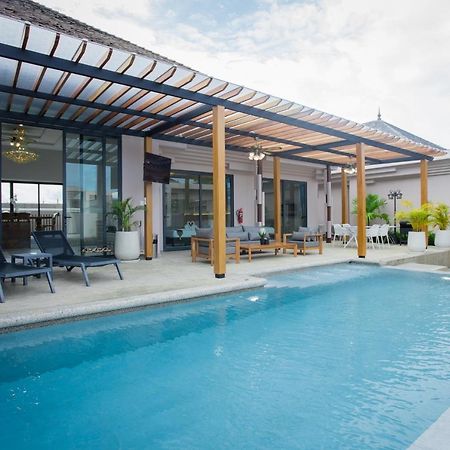 Gold Chariot Pool Villa, Phuket - Sha Plus Certified Bangtau-part Kültér fotó